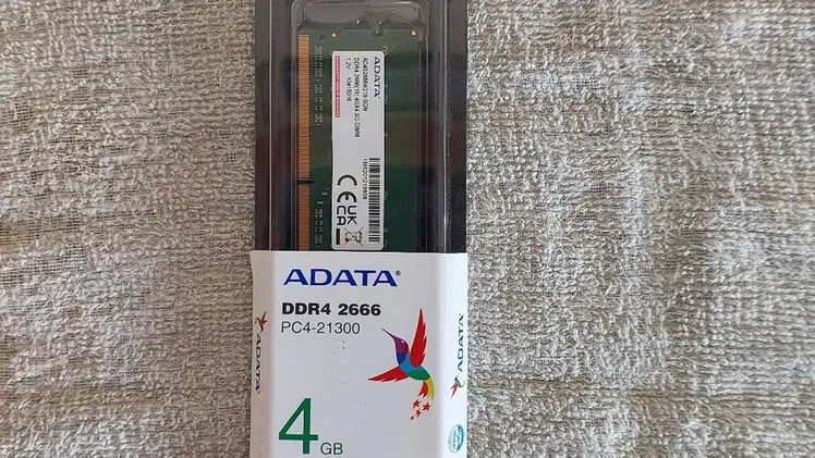 Memoria RAM DDR4 de 4gb a 2133mhz y 2666mhz. Nueva sellada.