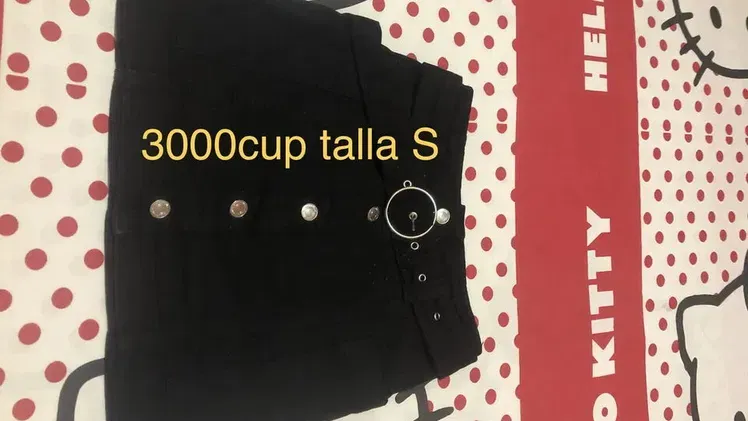 Sayas de niña naranja talla 7/8 y de jovencita talla S.